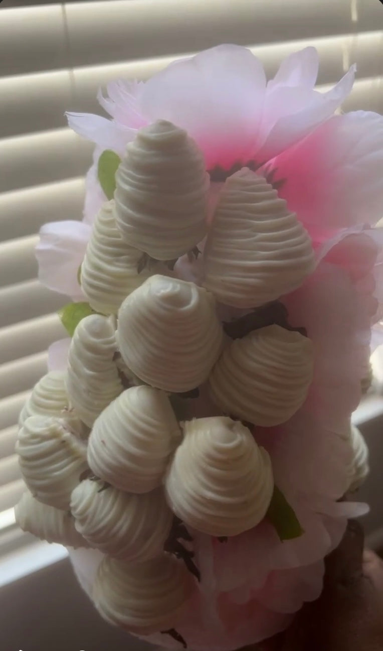 STRAWBERRY SWEETHEART BOUQUET