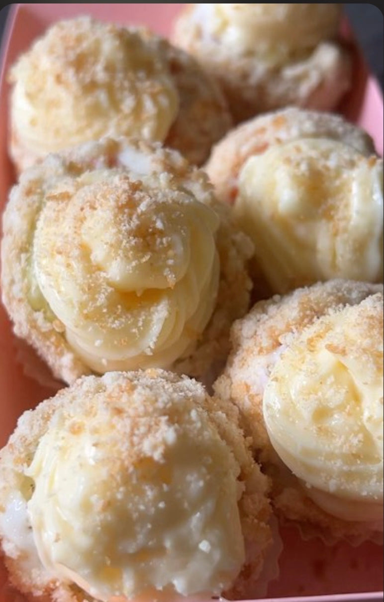 BANANA DELIGHT FILLED STRAWBERRIES