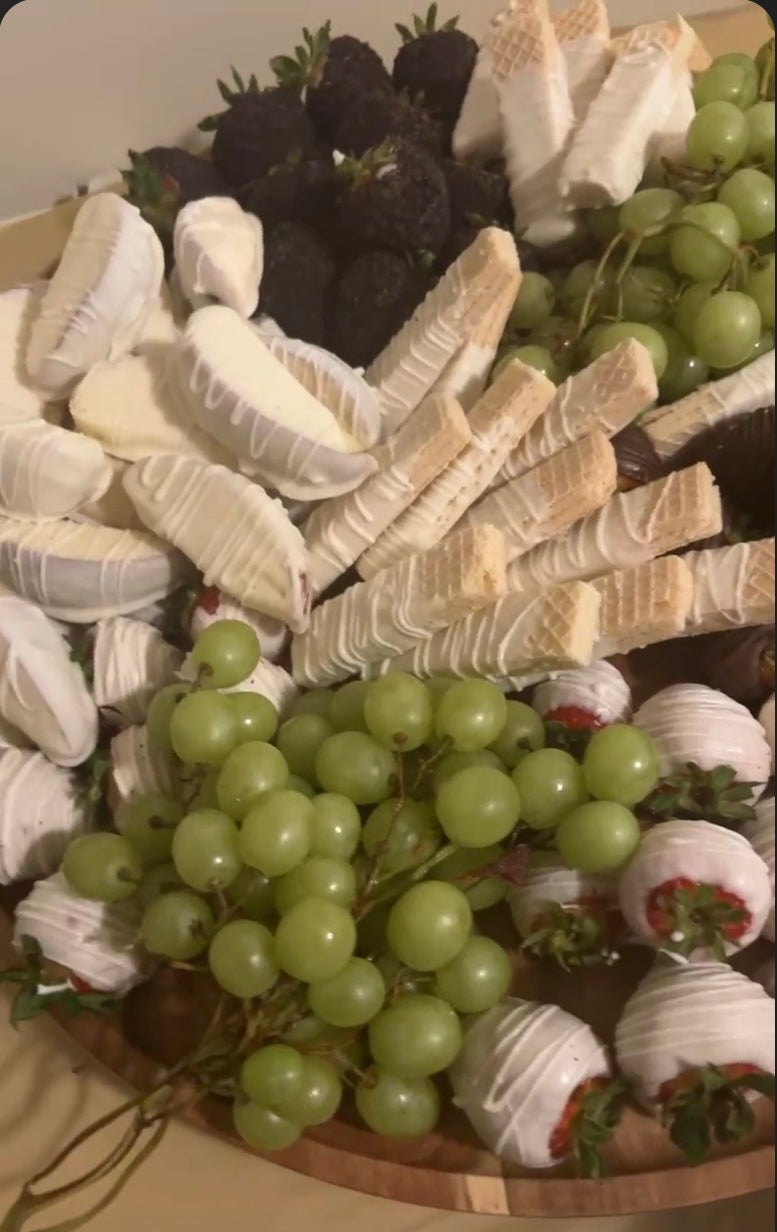 ROUNDUP OF DELIGHT: SWEET TREATS & FRUITS