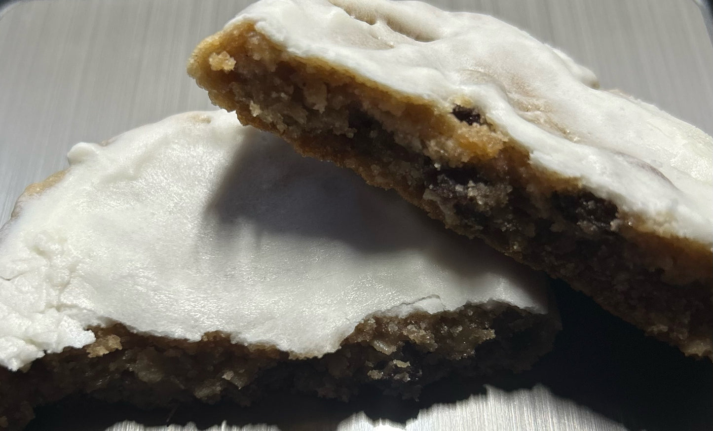 CHEWY OATMEAL RAISIN COOKIE